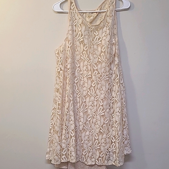 Free People Dresses & Skirts - Free People Beige Lace Top used good condition.